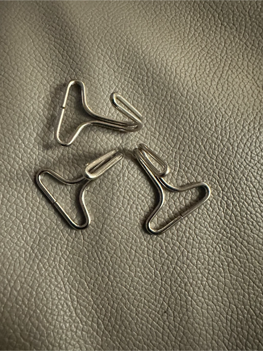 Small strap hooks (3)
