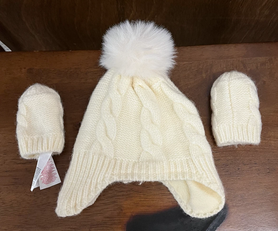 Cream Cable Knit Hat and Mitten Set