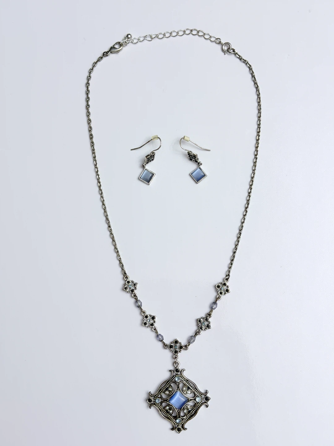 Vintage 1974 Avon Necklace and Earring set - photo 3