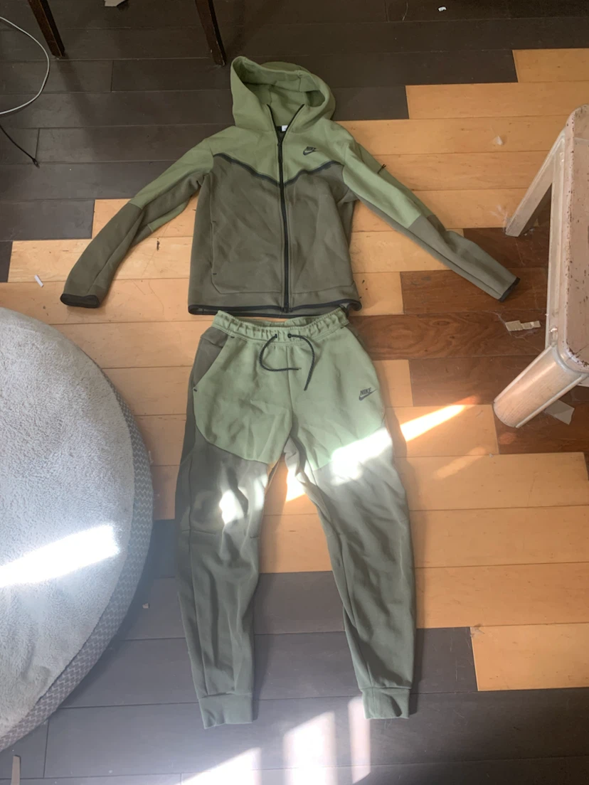 Nike Tech Fleece Tracksuit Set - Sage Green