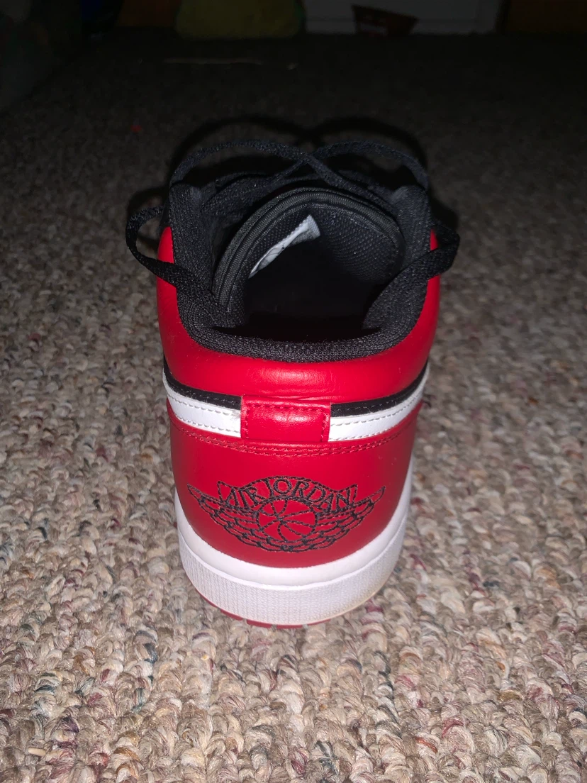 Air Jordan 1 Low SE - photo 3
