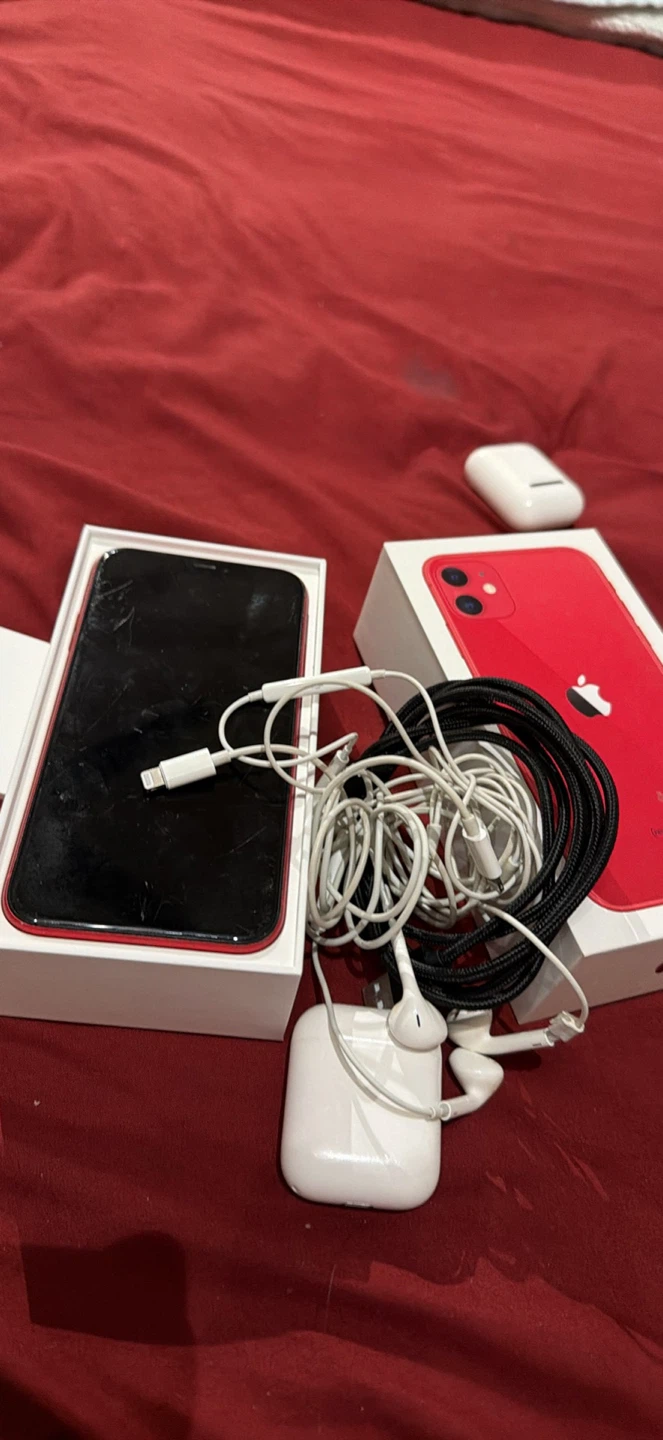 Apple iPhone 11 - Red