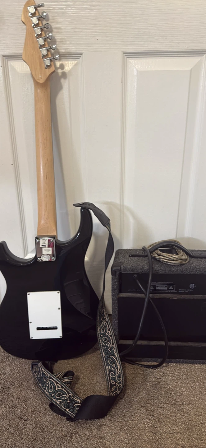 Electric guitar with amplifier - photo 2