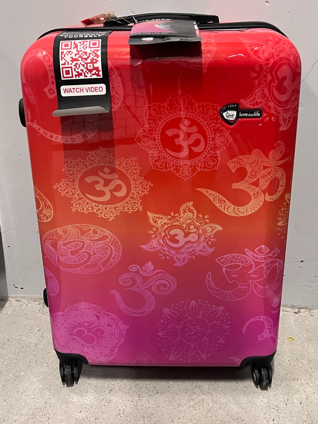 Large Hardside Spinner Suitcase (28”), brand new with tags