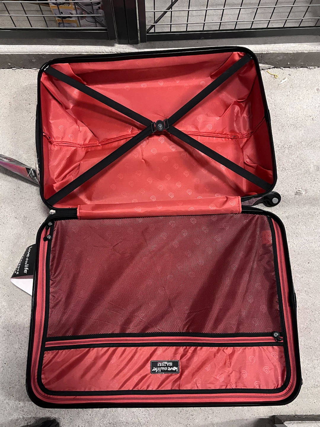 Large Hardside Spinner Suitcase (28”), brand new with tags - photo 3