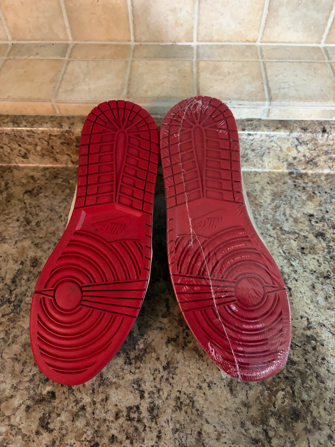Air Jordan 1 Mid SE Hare Sneakers - photo 5