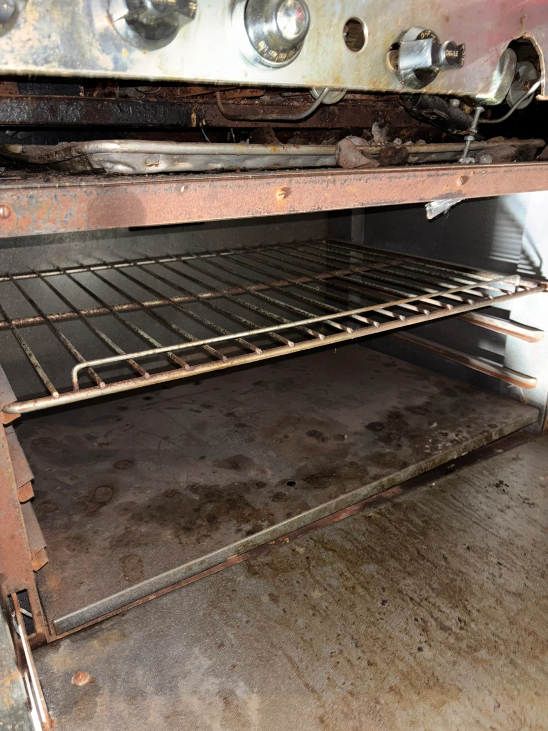 Commercial Gas Range with Griddle and Oven - photo 3