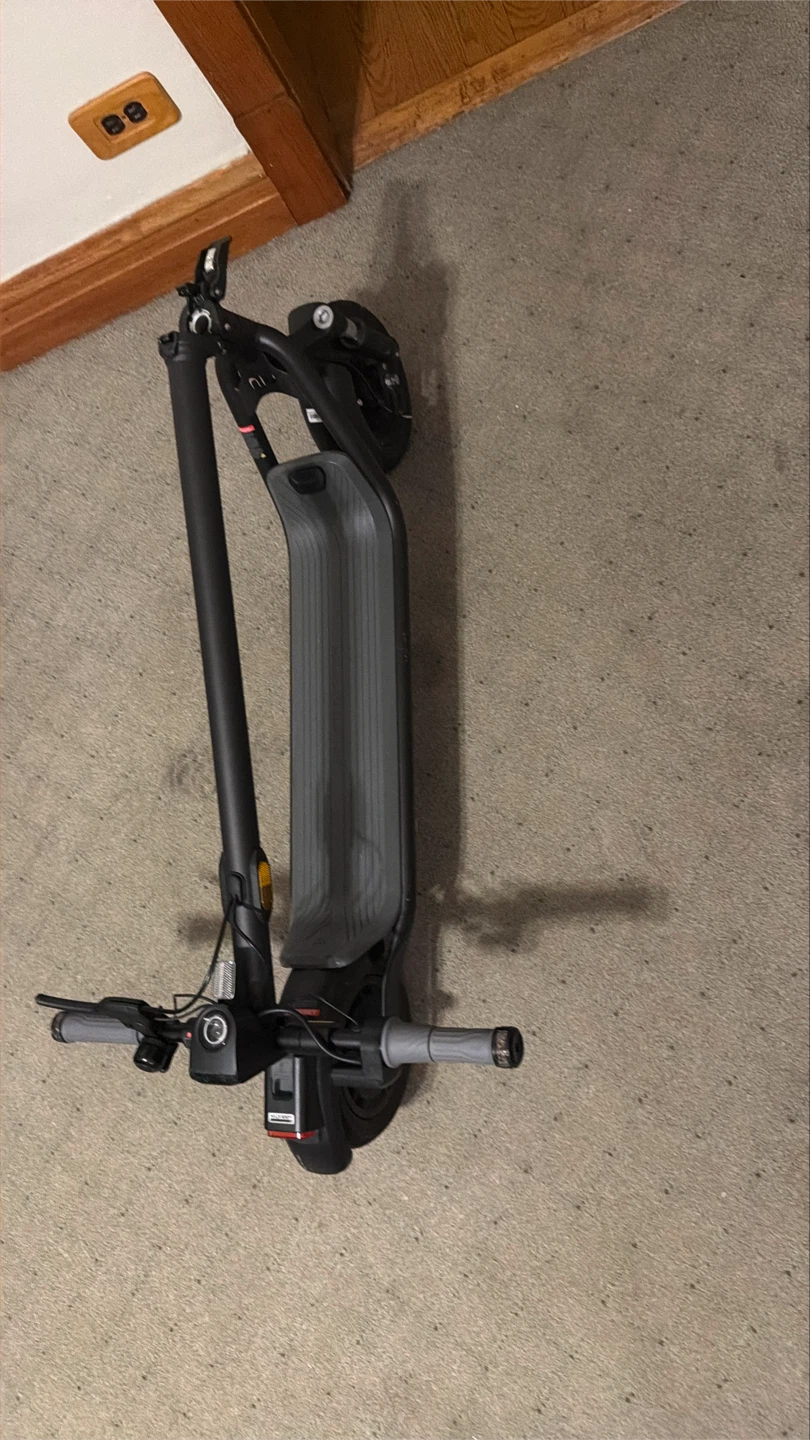 NIU KQI F100 E-Scooter - photo 2