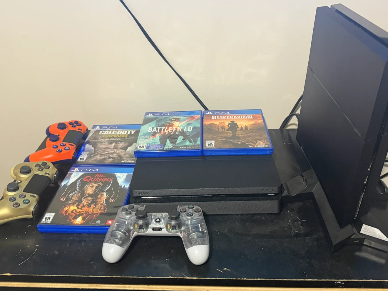 2 PS4 Console with 4 Games and Controllers - photo 2