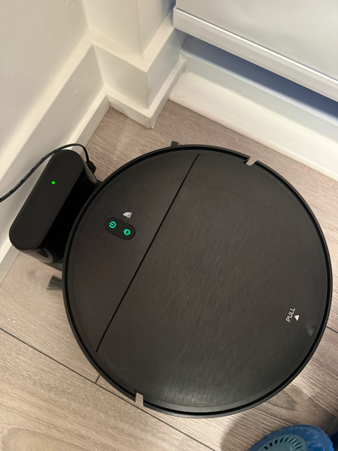 Black Robotic Vacuum Cleaner