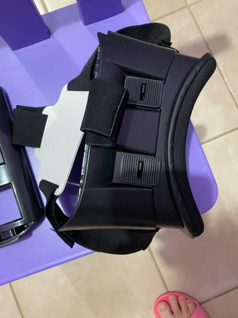 Virtual Reality Headset with Phone Holder - photo 3