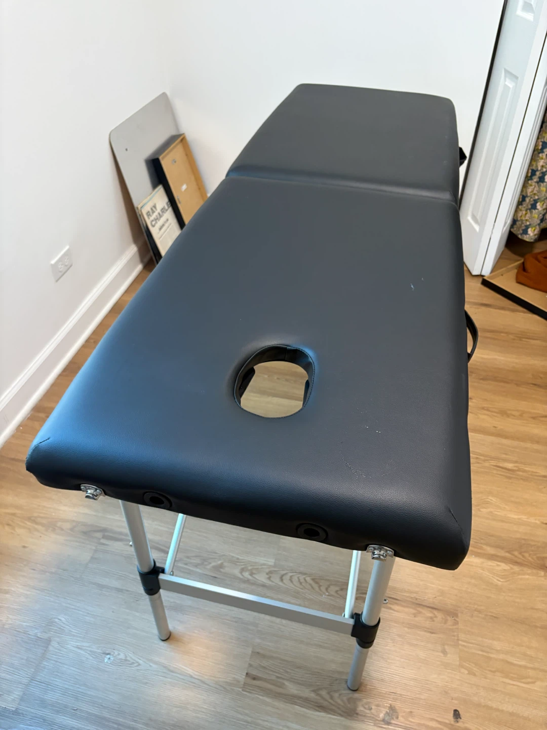 Black Massage Table - photo 2