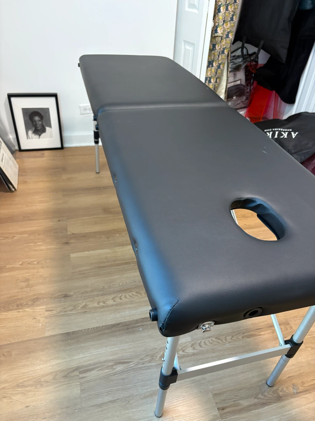 Black Massage Table - photo 4