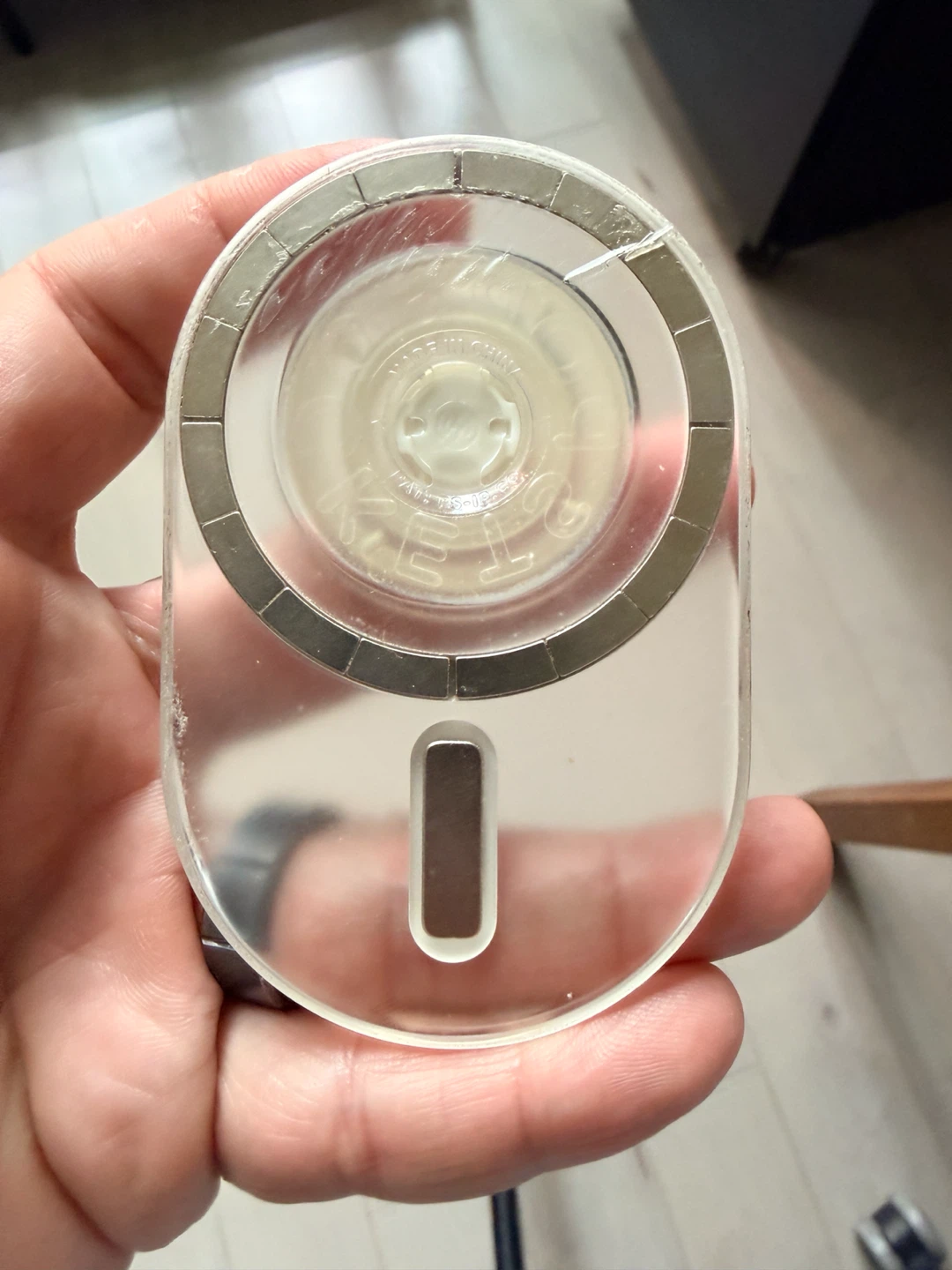 MagSafe PopSocket transparent (payé 40$) - photo 2
