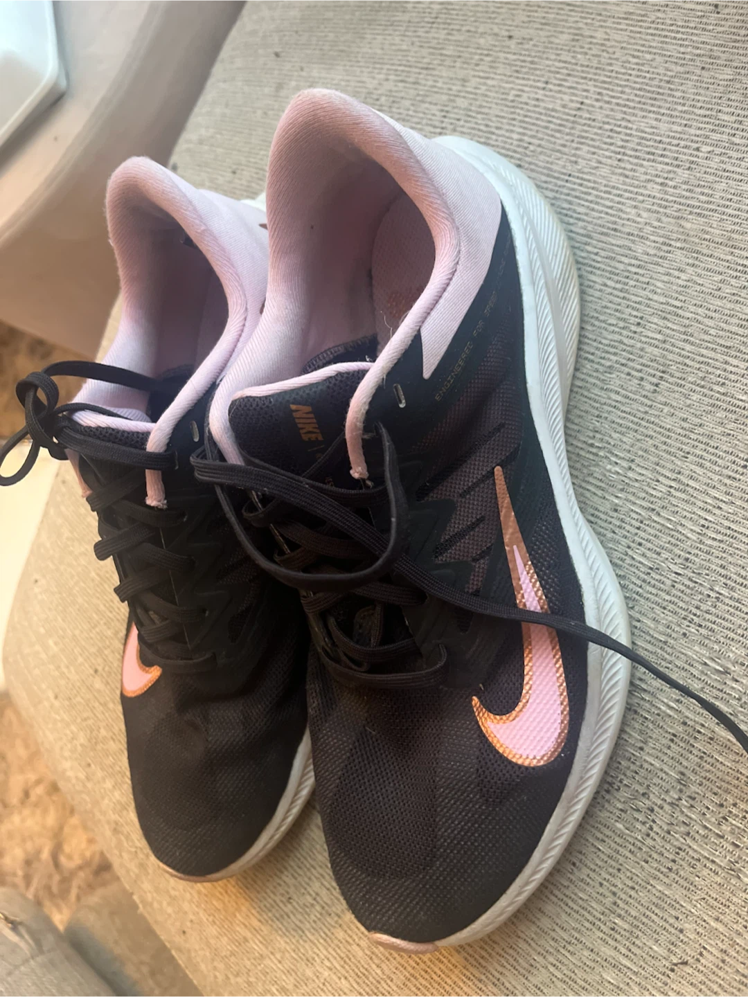 Nike Running Shoes - sz9 Black/Pink - photo 4