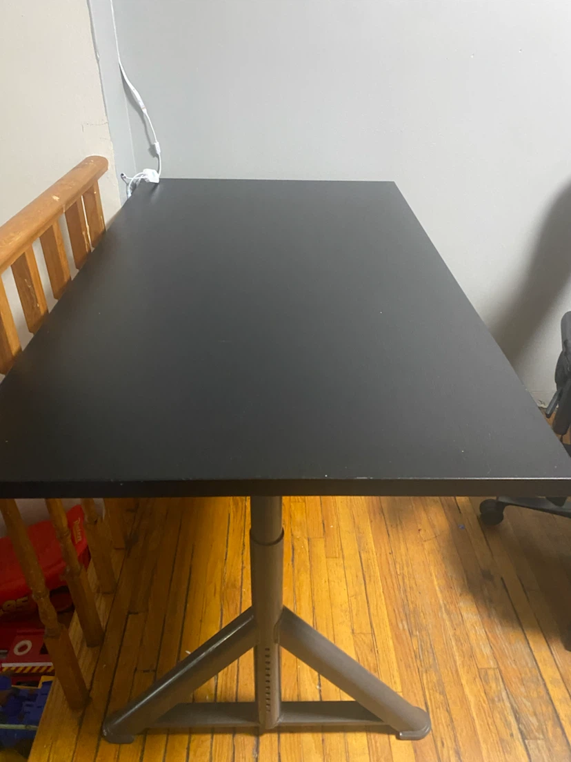 Gaming desk