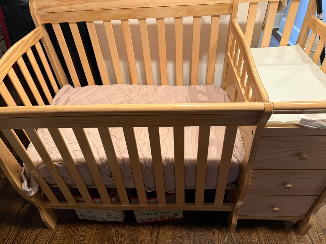 Wooden Crib with Changing Table