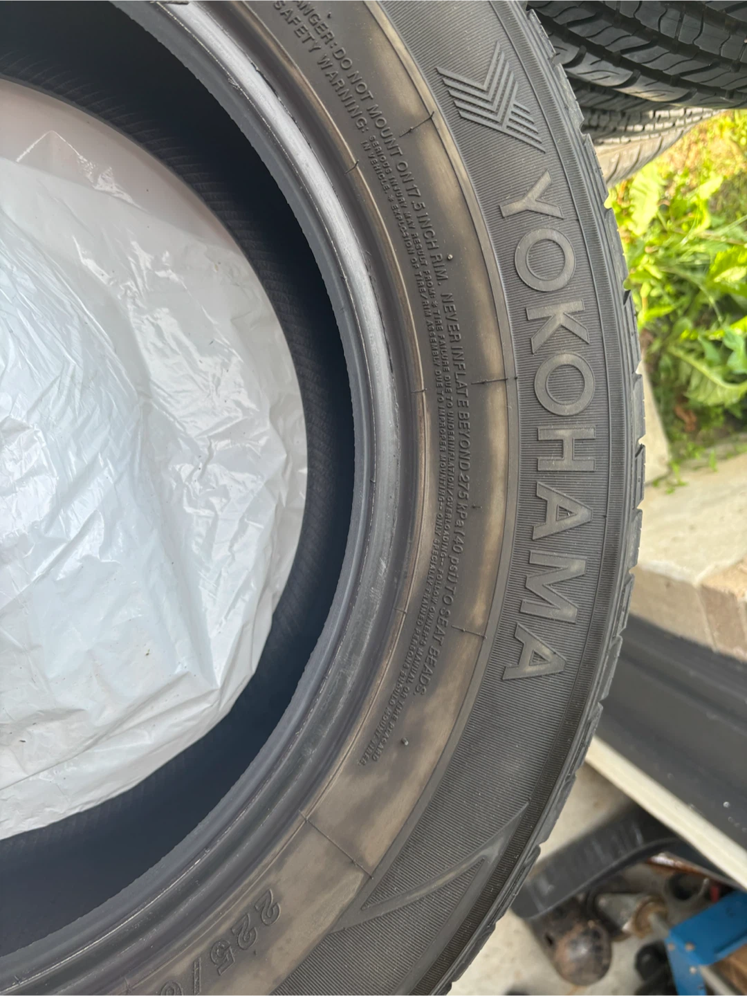 Yokohama AVID S33 225/65R17 102T Tire - photo 5