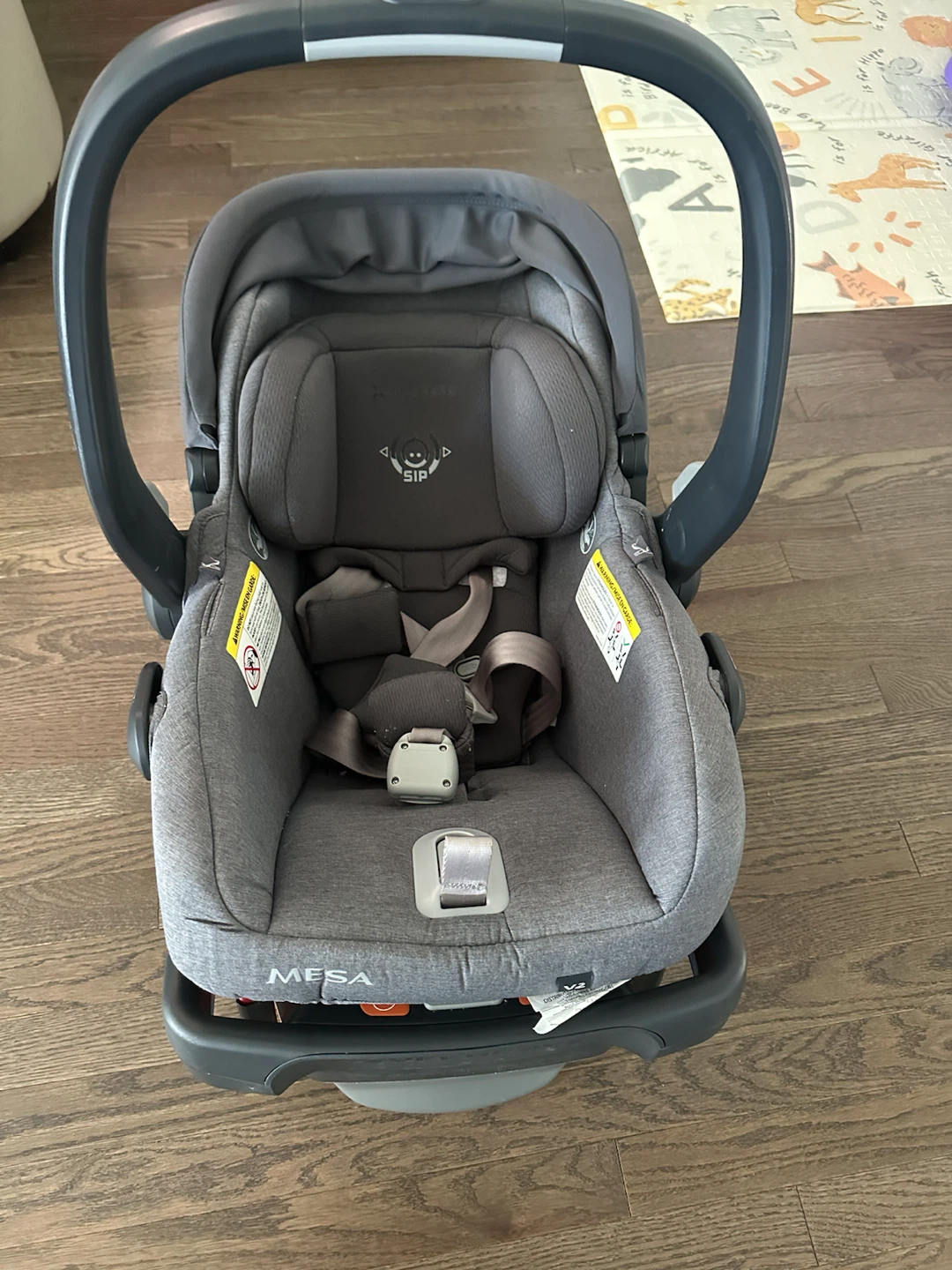 UPPAbaby Mesa V2 Infant Car Seat + Base – Like New - photo 3