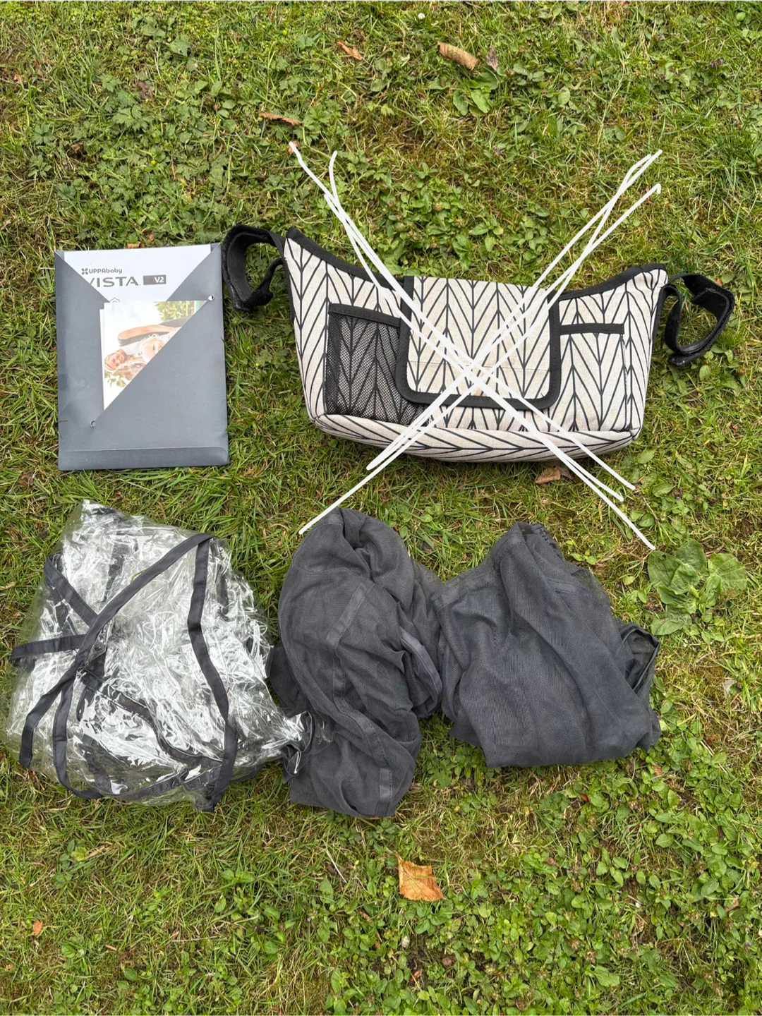 Uppababy Vista 2 stroller, bassinet, and accessories - photo 5