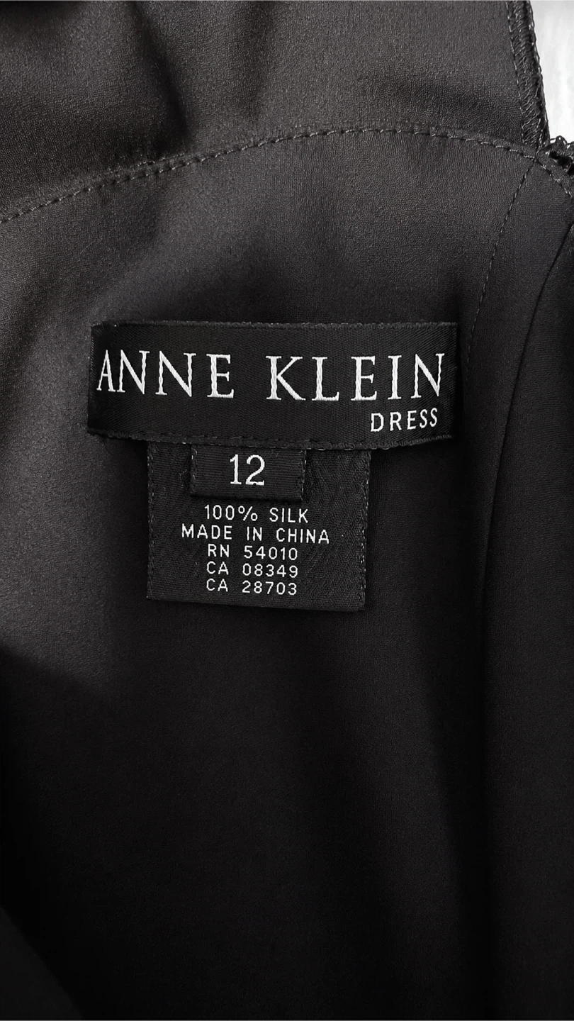 Anne Klein Black Sequined V-Neck Dress Size 12 - photo 5