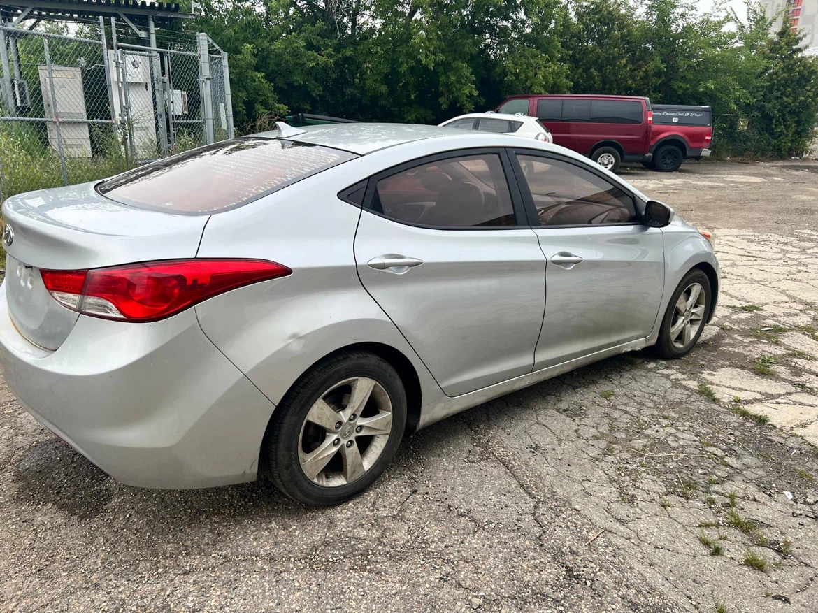Silver Hyundai Elantra - photo 3