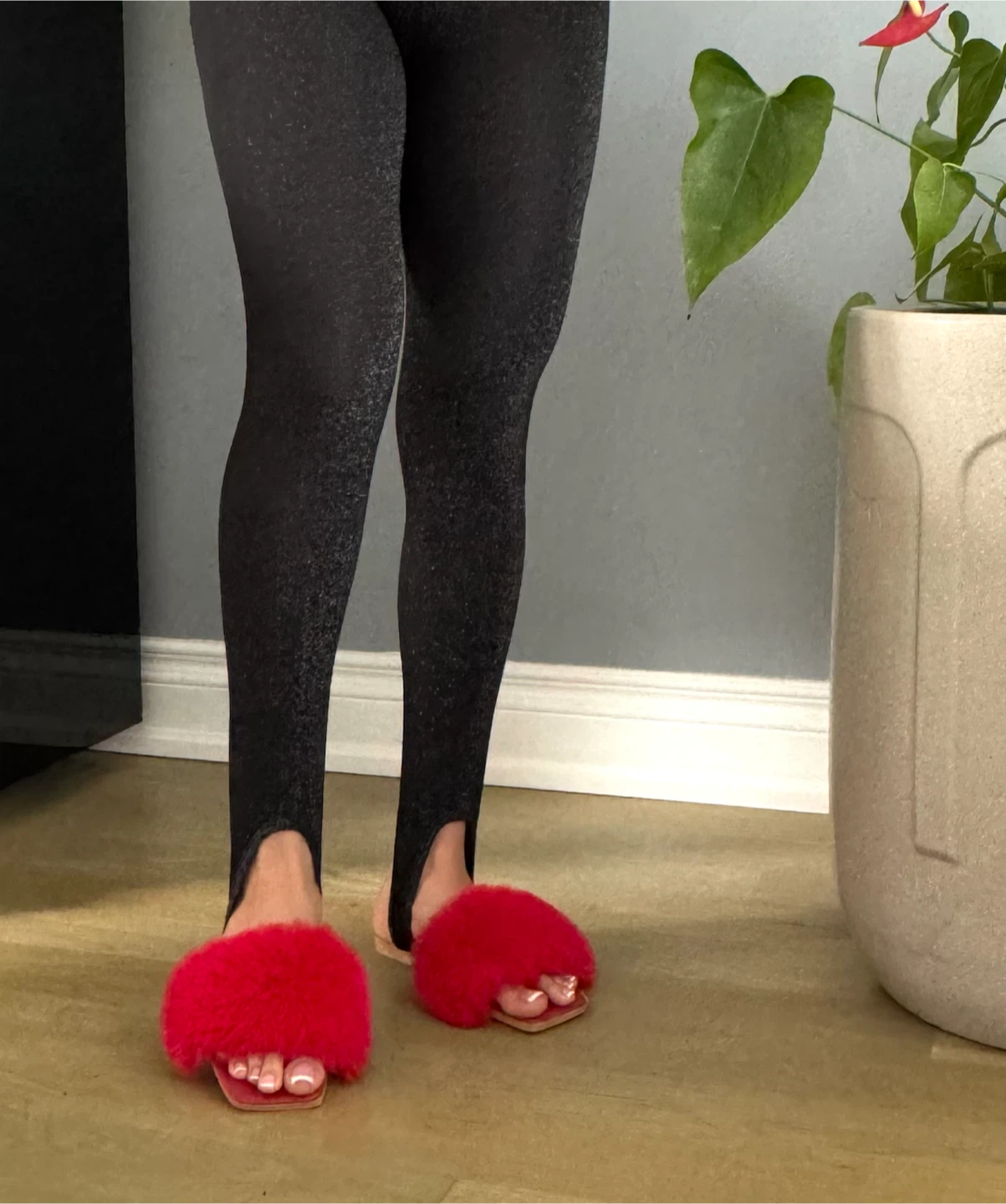Red Fuzzy Fur Slides Slippers size 36 38 39 - photo 5