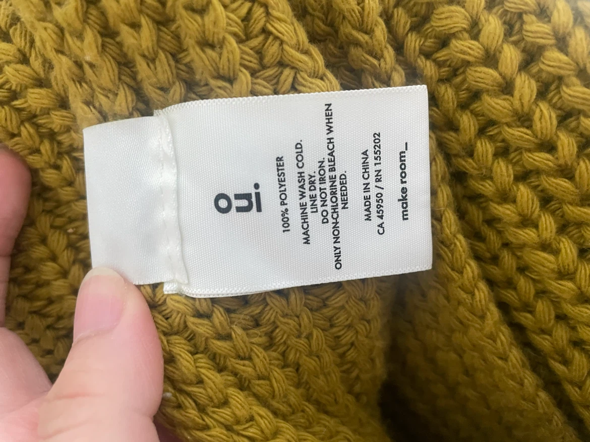 NWOT mustard yellow OUI blanket - photo 2
