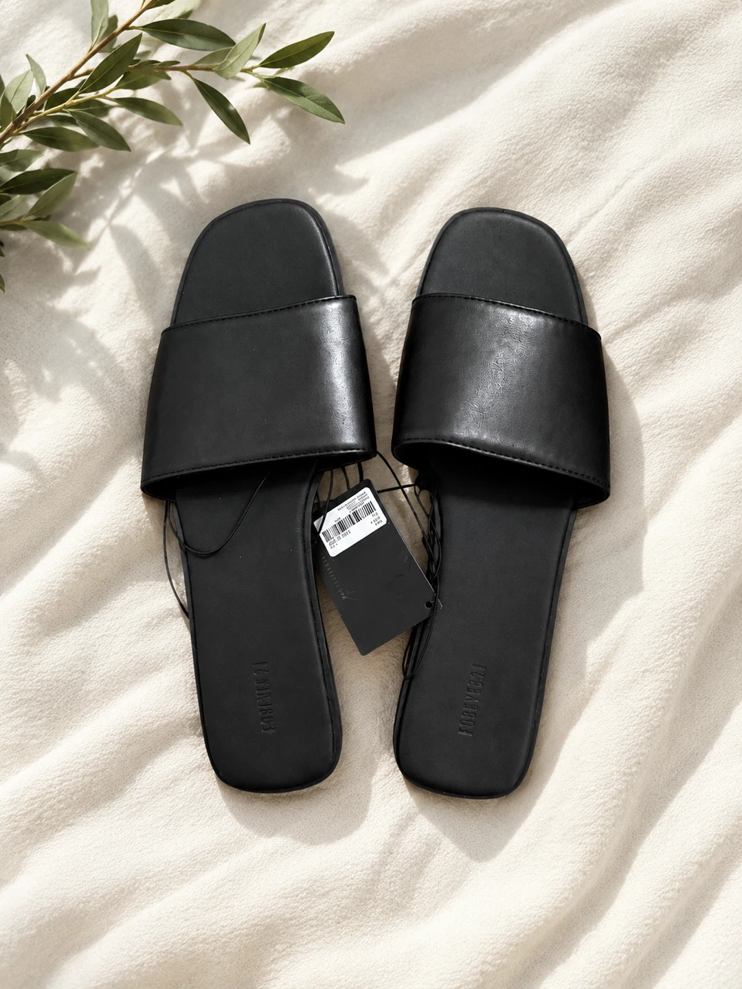 Flat Black Sandals BNWT - Size 7