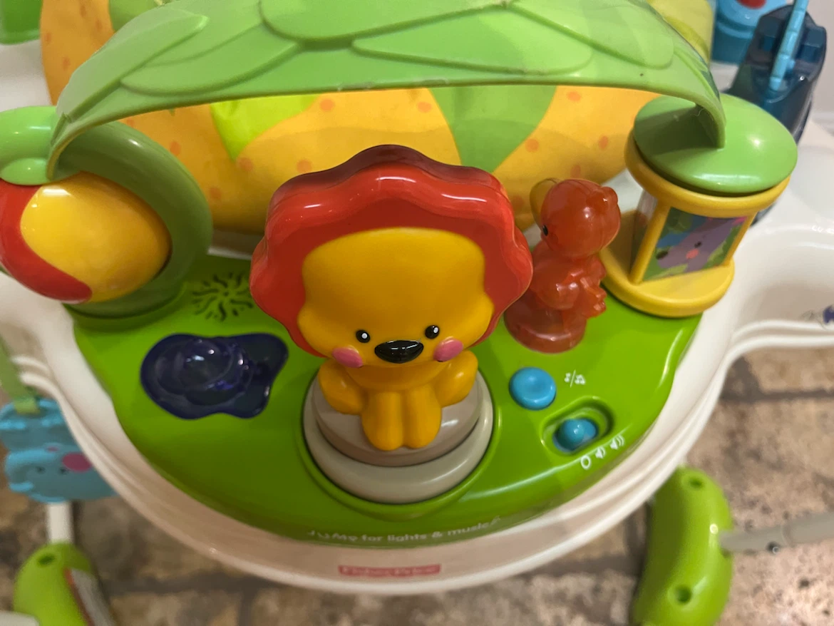 Fisher Price Baby Jumperoo - bounces & spins - adjustable- music - photo 3