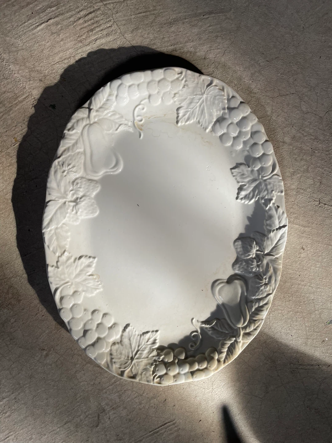 White Embossed Oval Serving Platter - photo 3