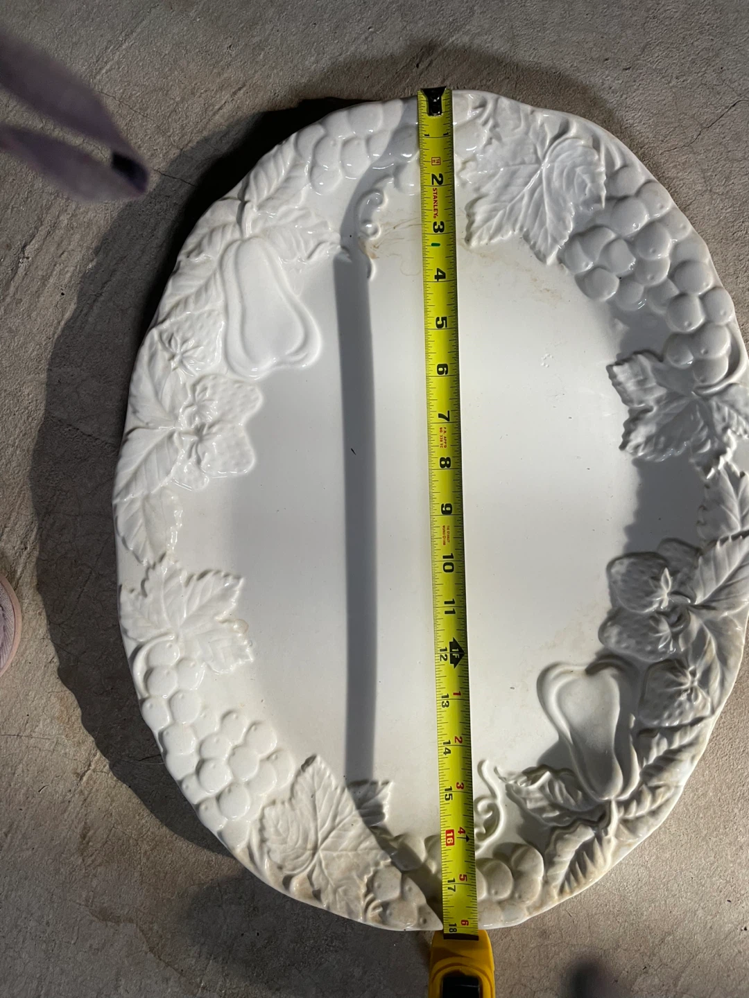 White Embossed Oval Serving Platter - photo 2