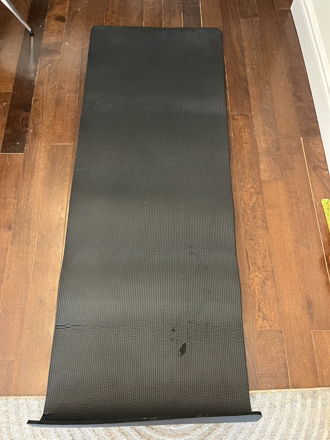 Black Yoga Mat (small tear)