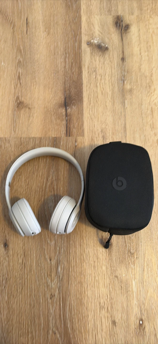 Beats Solo4 Wireless On-Ear Headphones - White - photo 4