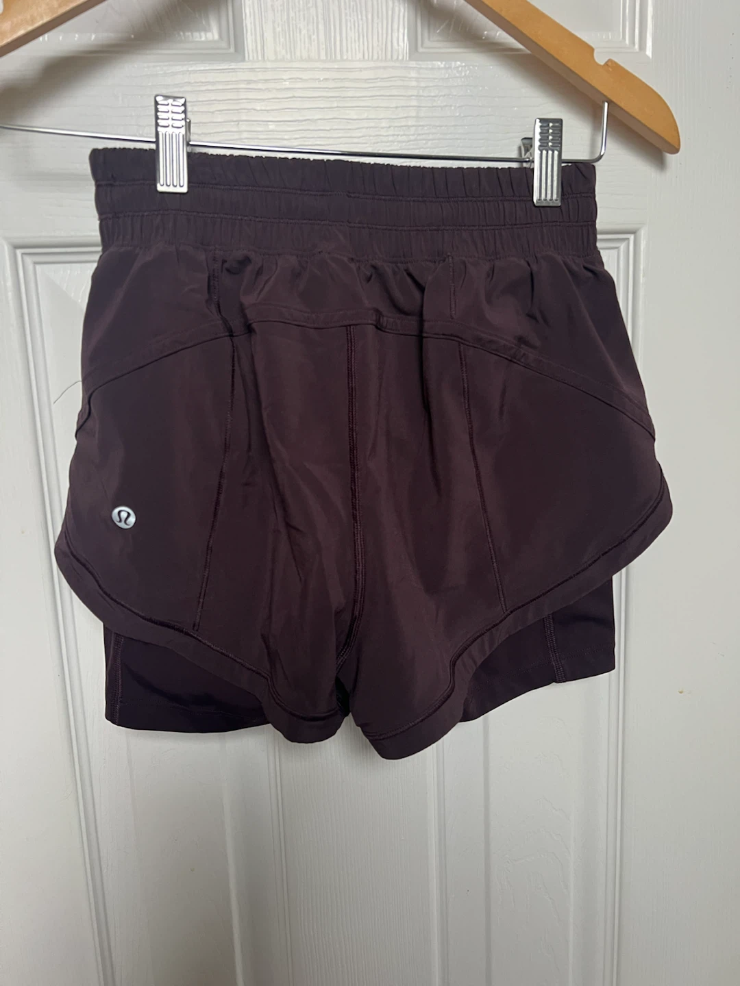 Size 4 lululemon shorts with pockets - photo 2