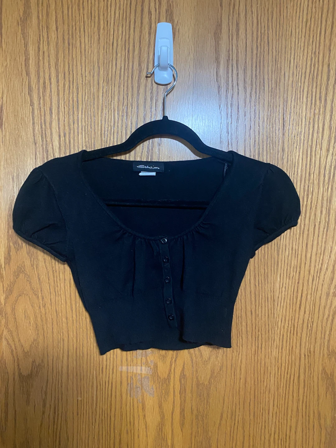 Black Cropped Scoop-Neck Button-Front cardigan - photo 2