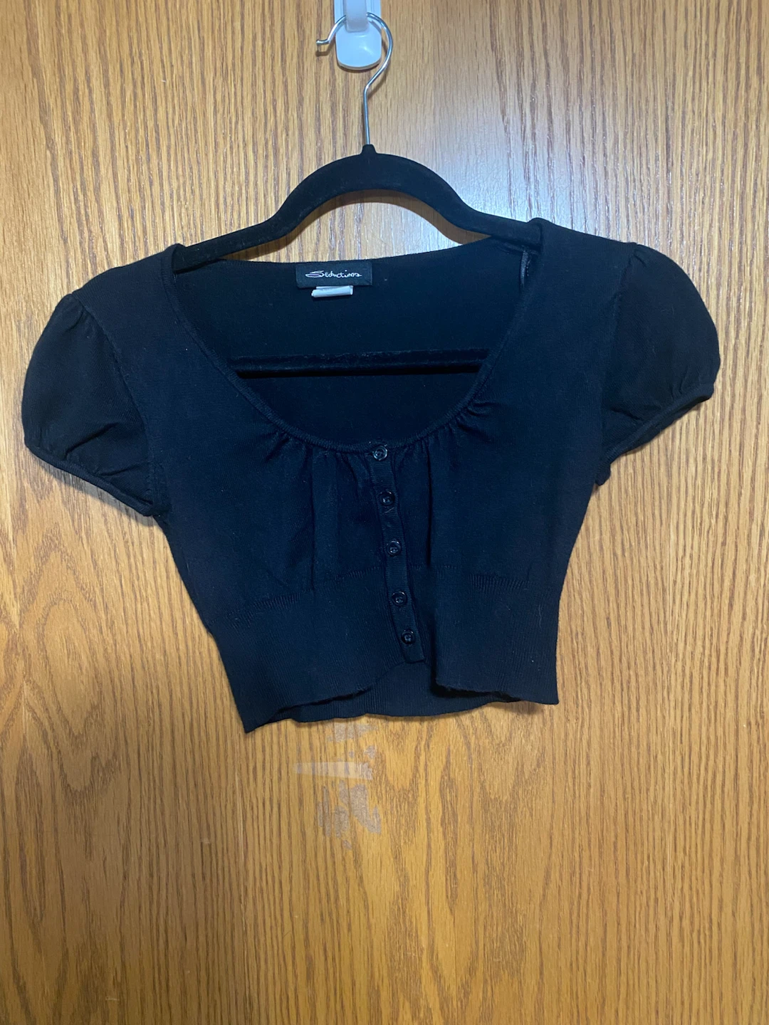 Black Cropped Scoop-Neck Button-Front cardigan - photo 3
