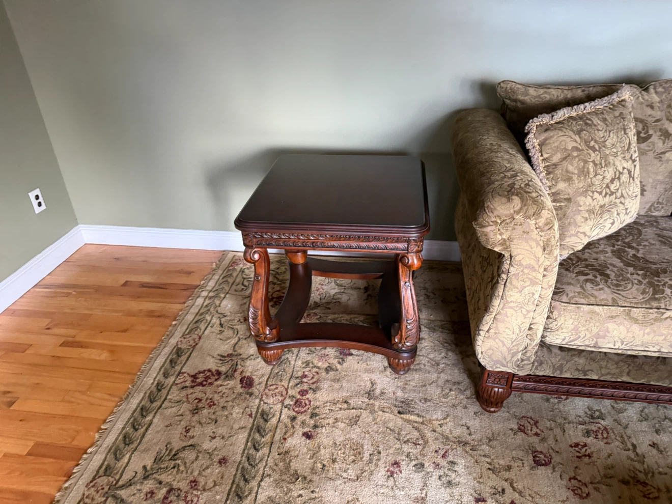 Vintage Ornate Wood End Table - photo 2