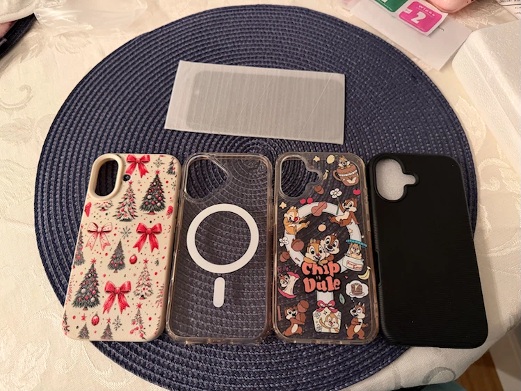 4 iPhone Cases: Christmas & Chip 'n Dale Designs