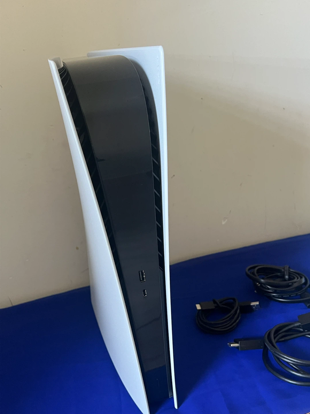 PS5 Digital - Excellent condition - photo 3