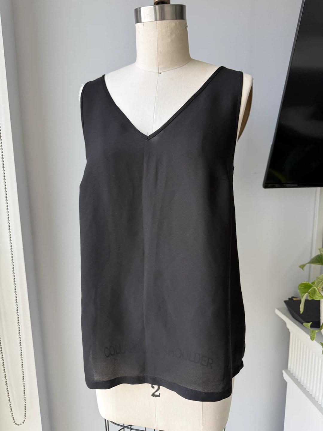 ASOS Black V-Neck Sleeveless Tank Top - Size US 4
