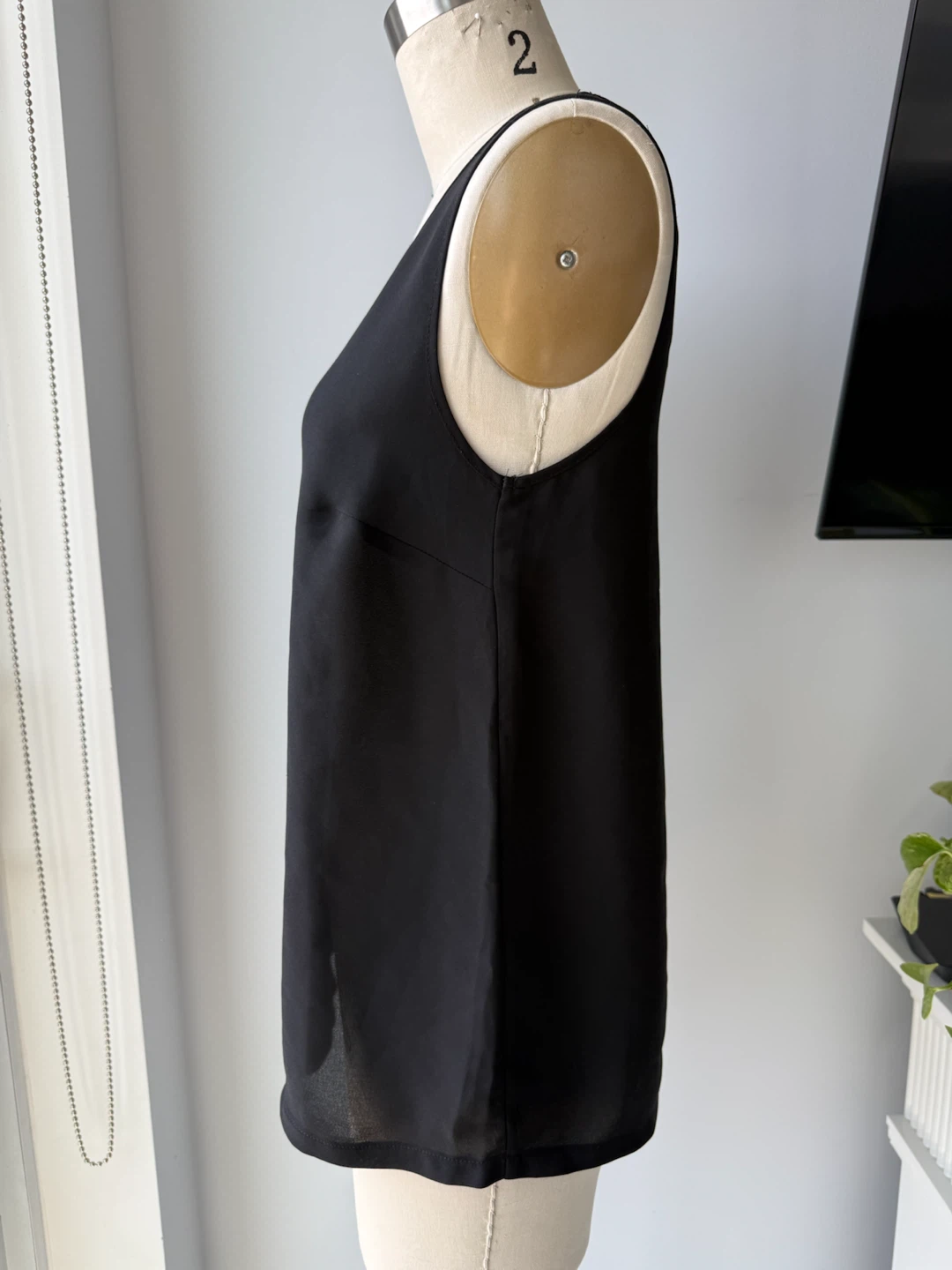 ASOS Black V-Neck Sleeveless Tank Top - Size US 4 - photo 2
