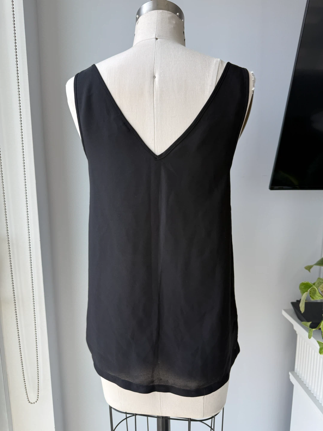 ASOS Black V-Neck Sleeveless Tank Top - Size US 4 - photo 3