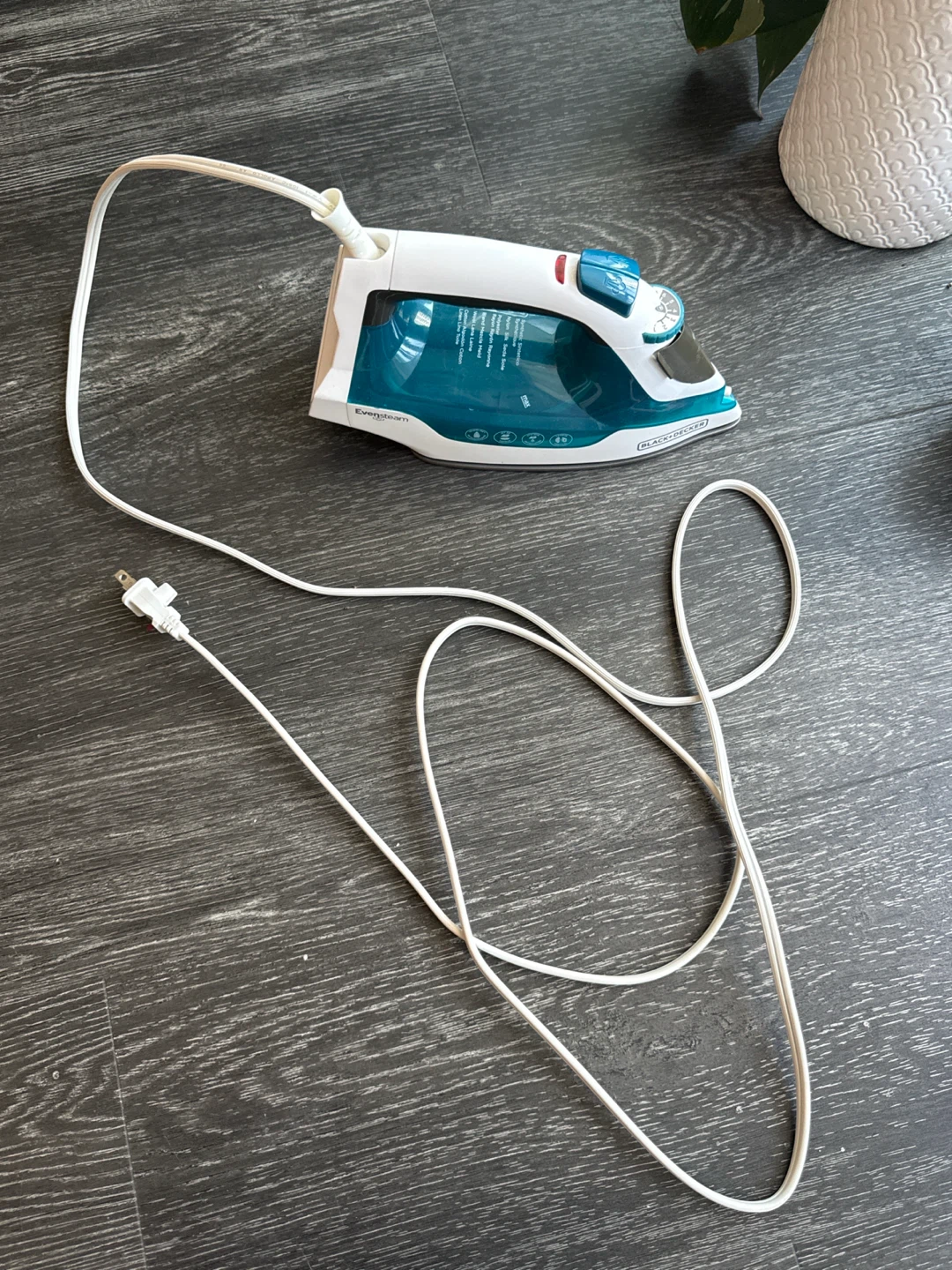 Like new BLACK+DECKER Steam Iron