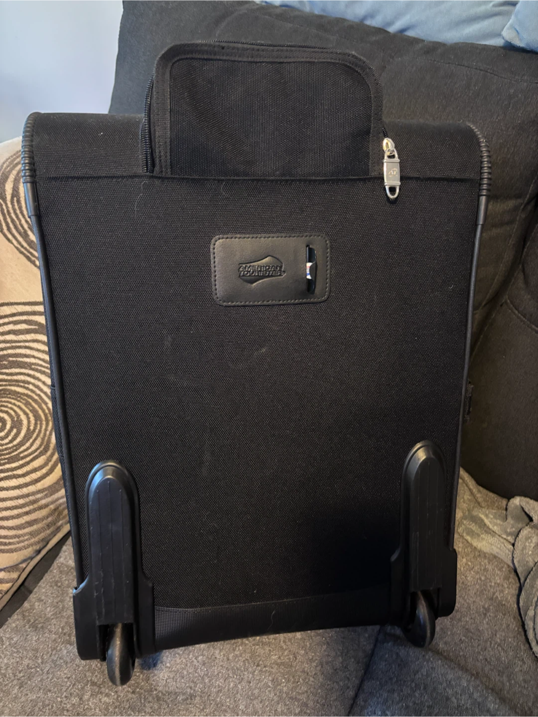American Tourister Black Carry-On Suitcase - photo 2