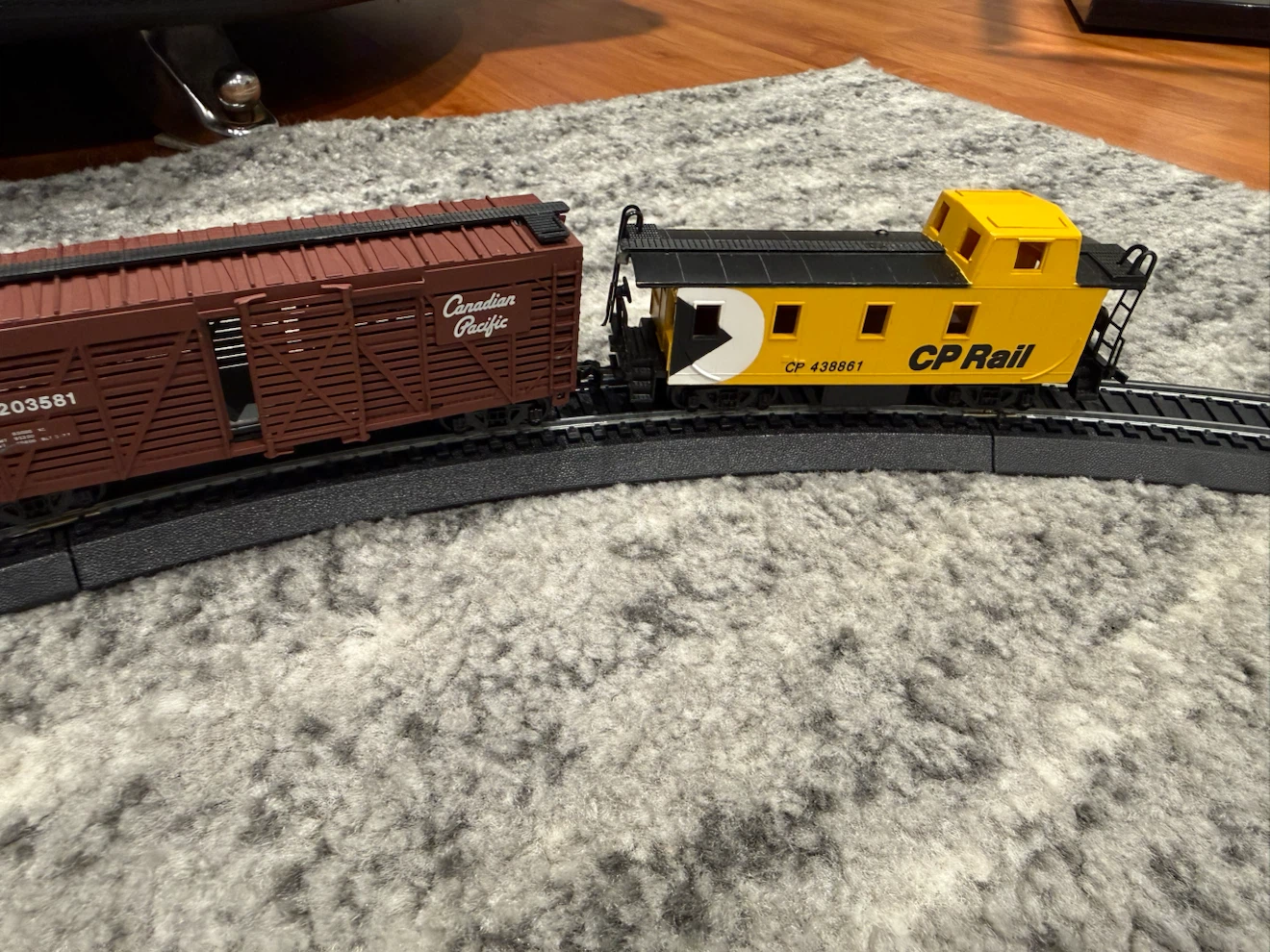 Canadian Pacific HO Scale Model Train Set - photo 3