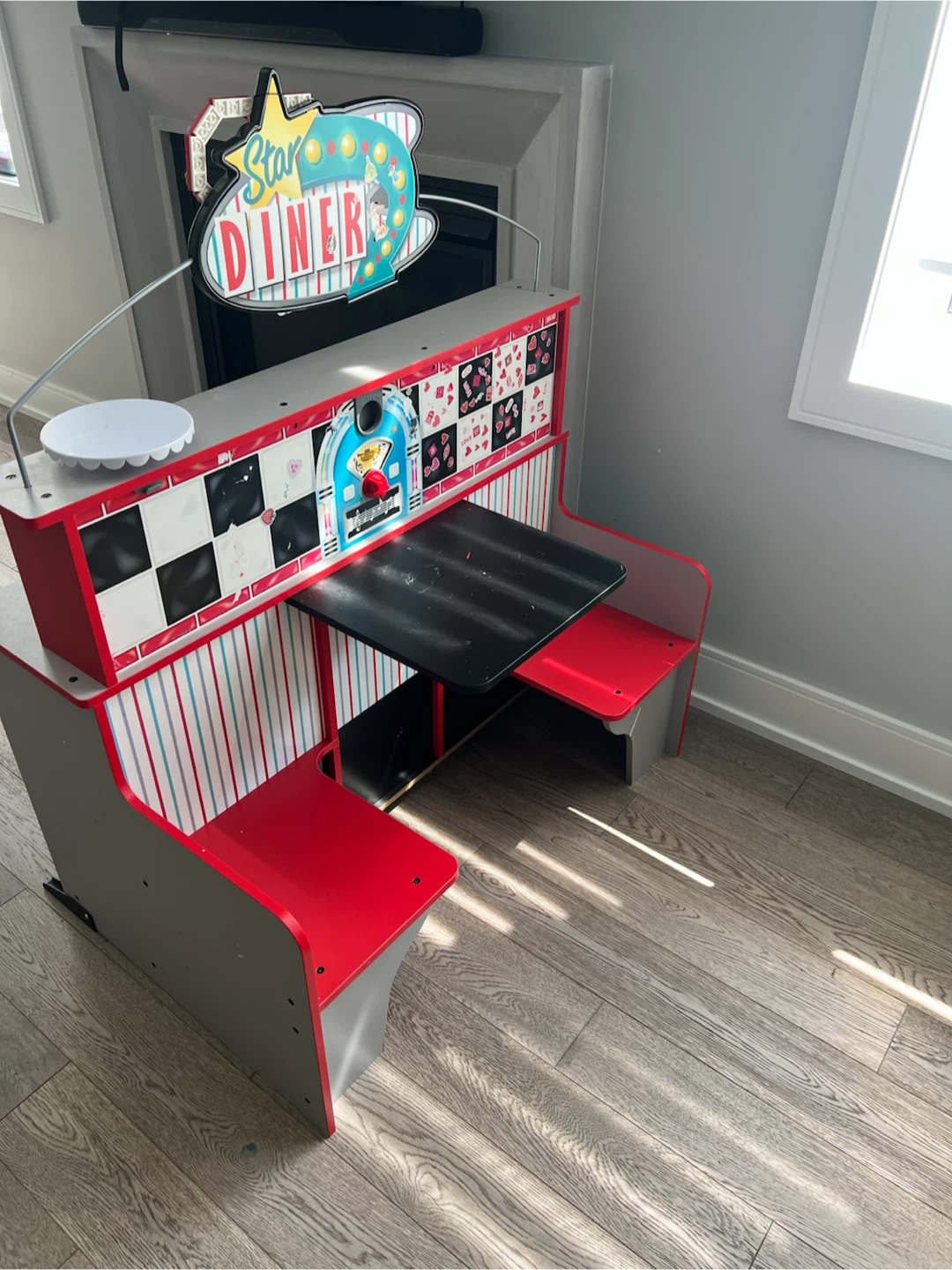 MUS GO! Kid's Play Diner Kitchen and Booth