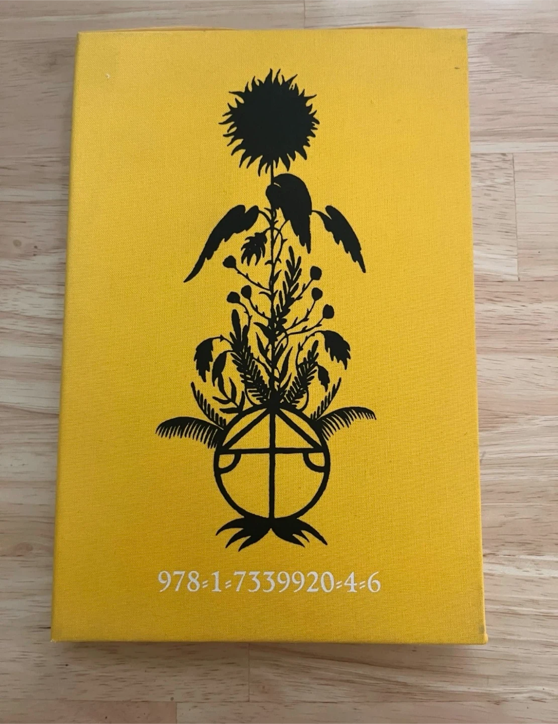 Midsommar Director’s Cut Cloth Blu Ray A24 Box Set - photo 2