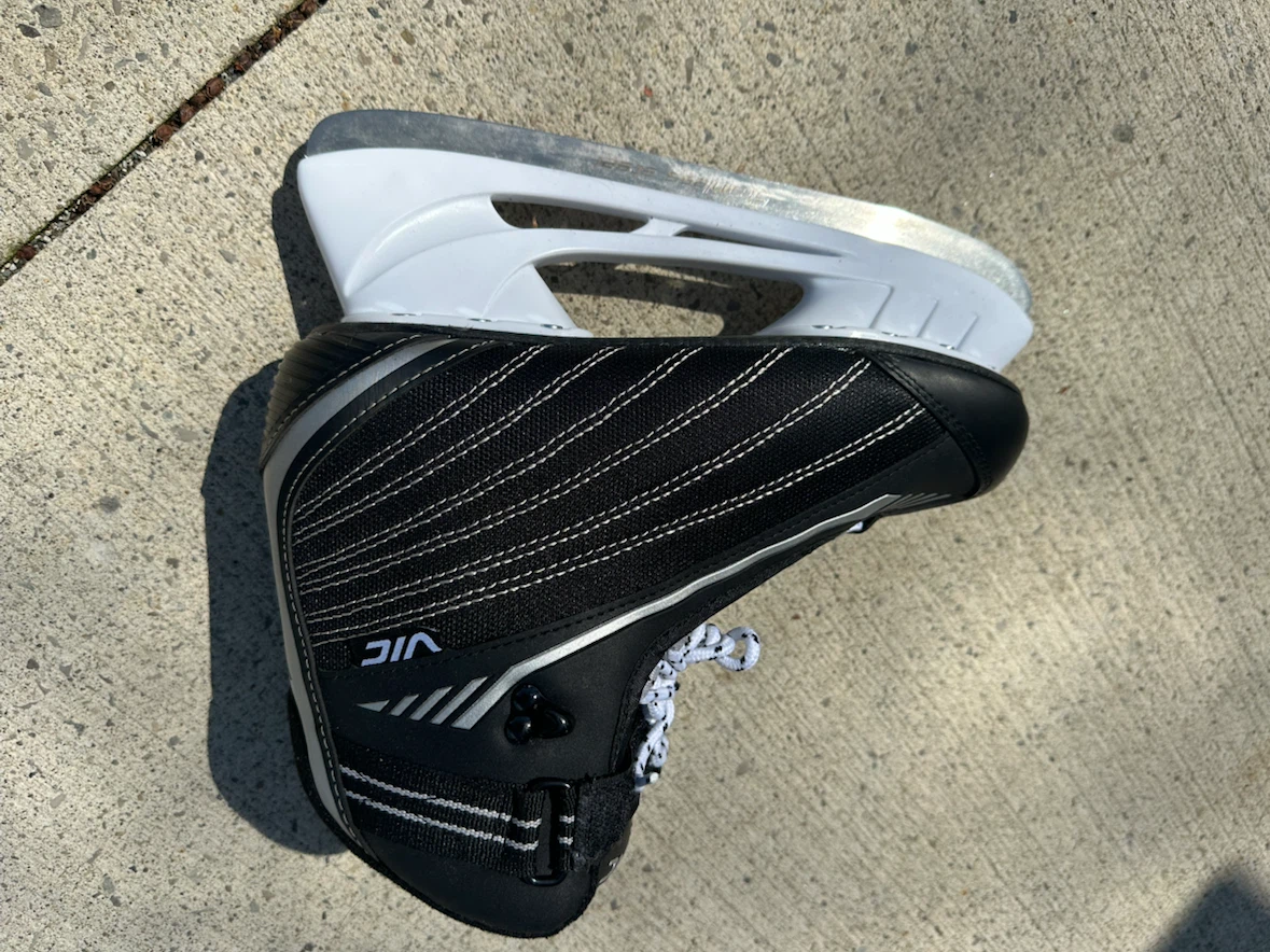 CCM Ice Hockey Helmet and Skates - photo 3