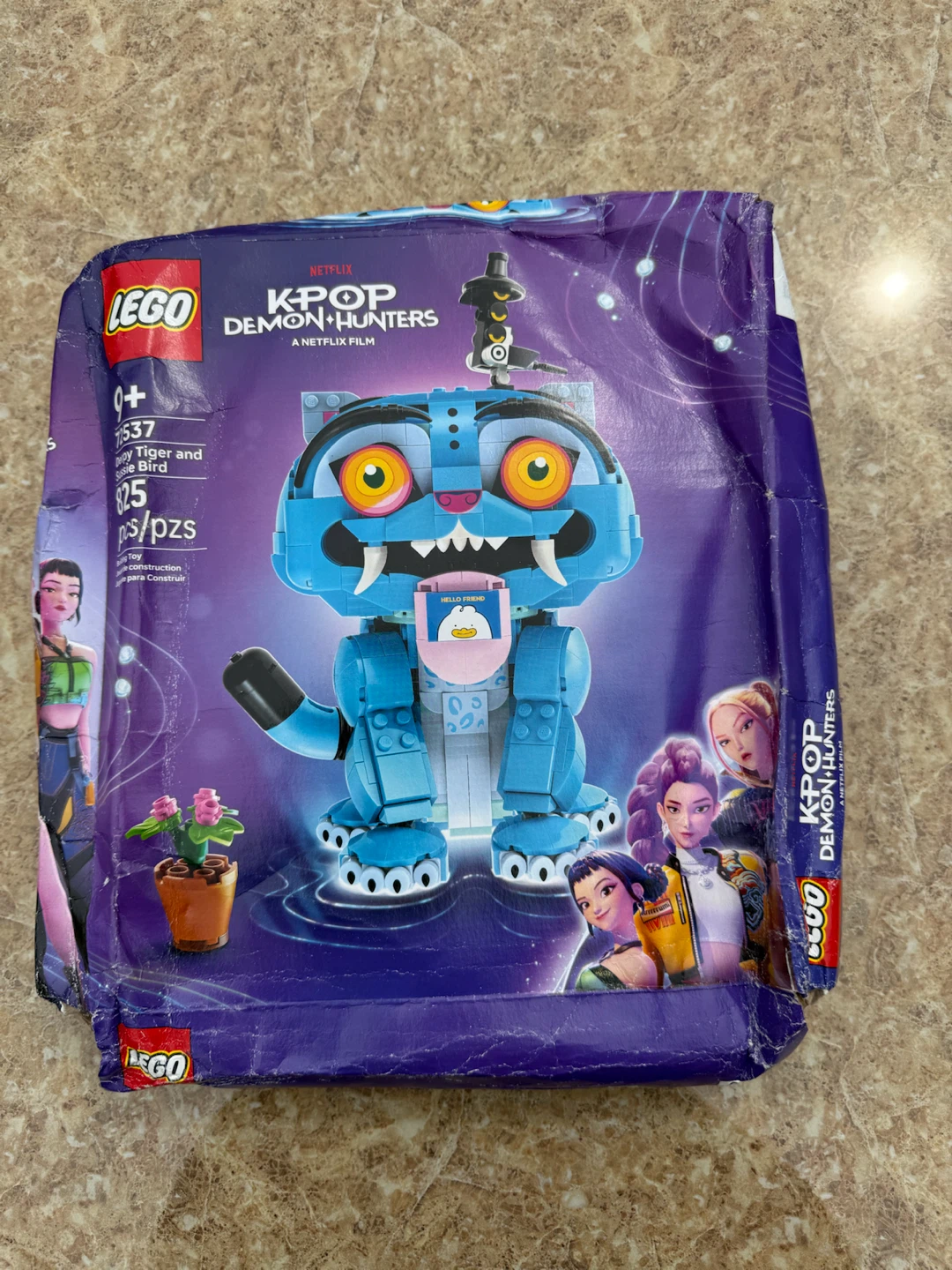 LEGO K-Pop Demon Hunters Derpy Tiger and Suss-ie Bird 72537 - photo 5